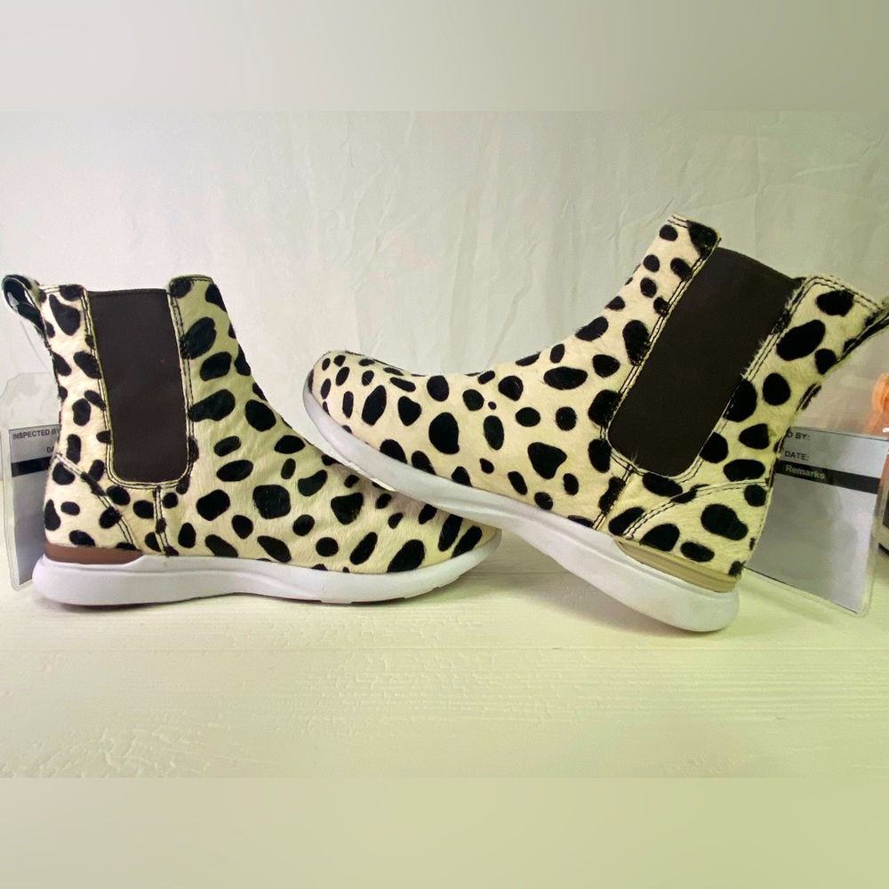 APL “Iconic Chelsea” hair on hide boot. Women’s size 7.5